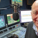 Tim Gough, dj muore per un malore durante la diretta radio: aveva 55 anni
