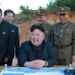 Usa e Corea del Sud lanciano un missile in risposta all'esercitazione della Corea del Nord ma gli cade in testa. Non si registrano feriti