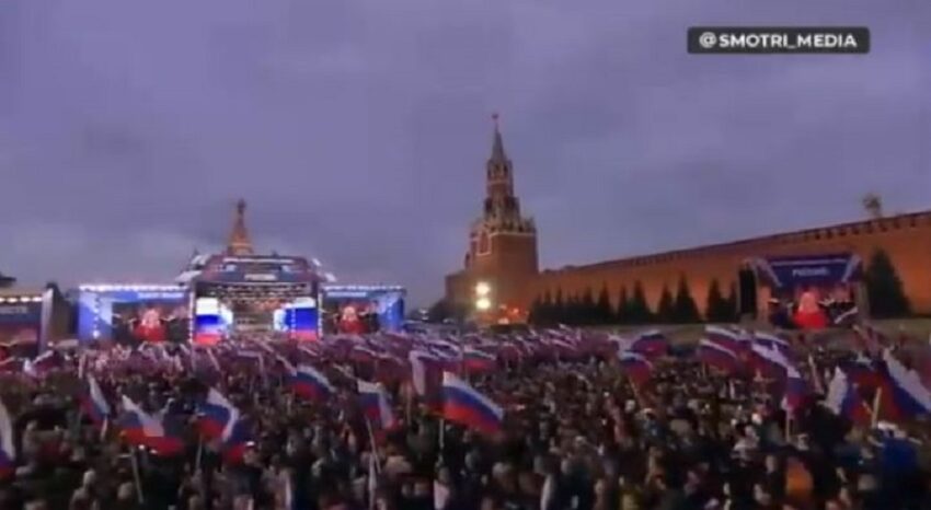 Il video dei festeggiamenti dell’annessione dei territori alla Russia