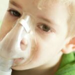 Studio su più di 300mila bambini, finanziato da CDC: l'esposizione all'alluminio dei vaccini è correlata all'asma persistente.