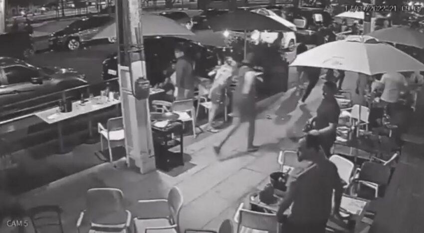 Brasile: Vedono un gruppo di crossfitters che corrono e fuggono tutti dal ristorante.