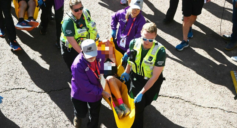Maratona di Londra, runner di 36 anni muore durante la corsa: è crollato in terra a 5 km dall’arrivo