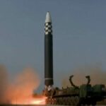 Dopo l'ennesima provocazione degli USA di fronte alle coste della Corea del Nord, Kim risponde con una raffica di missili