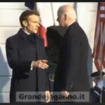 Macron spiega a Biden da che parte deve guardare