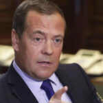 Medvedev: le richieste di Kiev di fornire sottomarini sono assurde, considerando che "presto il regime di Kiev non avrà più un mare"
