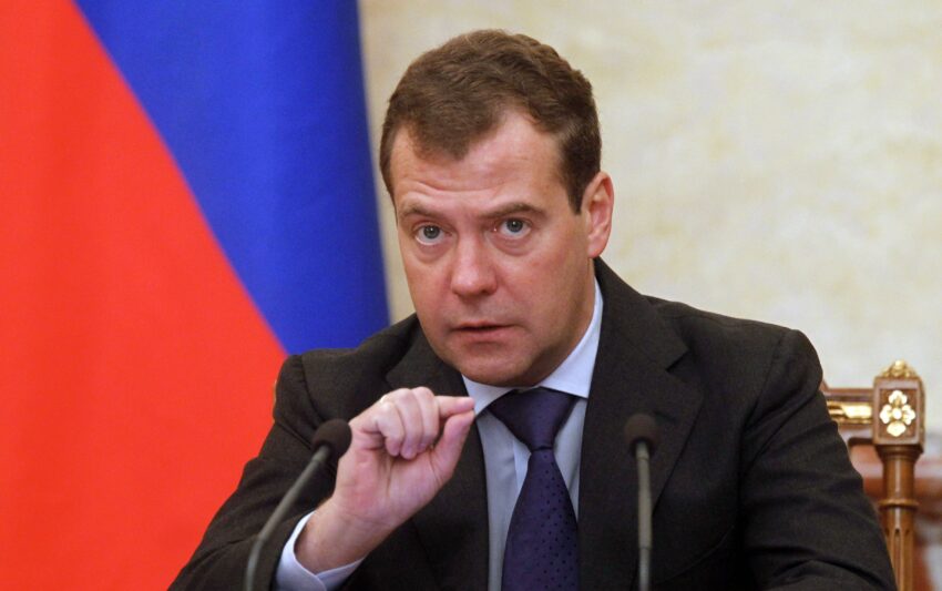 La dura critica del vicepresidente del consiglio di sicurezza russo Dimitri Medvedev contro il ministro italiano e l’Europa