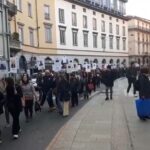 Milano: corteo per le vittime delle reazioni avverse al siero sperimentale contro il Covid… il silenzio vergognoso dei media