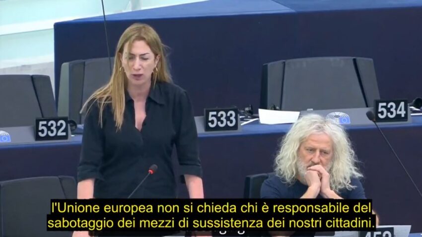 Europarlamento sotto accusa, Clare Daly protesta in aula per il silenzio su USA e Nordstream: ‘Mi vergogno di essere europea
