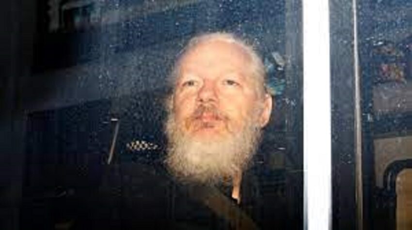 Proposta di scambio tra Russia e Stati Uniti: Assange contro tre prigionieri detenuti in Russia