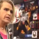 Trans minaccia un dipendente del negozio GameStop per essere stato chiamato 'signore' invece di 'signora'