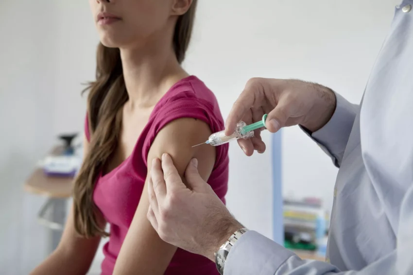 Scienziata francese Alexandra Henrion-Caude: Vaccino Gardasil inefficace e pericoloso, non vaccinate i ragazzi