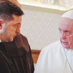 Zelensky respinge mediazione del Vaticano per la pace in Ucraina: "Rispetto per il Papa, ma non abbiamo bisogno di mediatori"