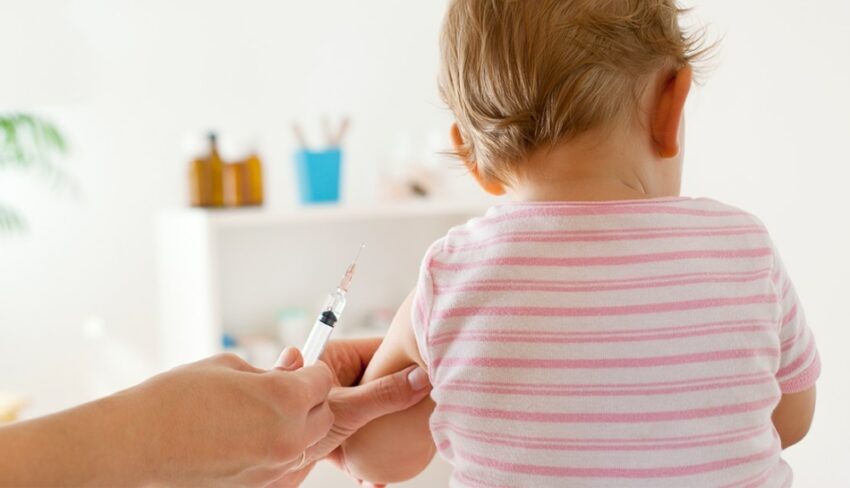 Studio su The Lancet rivela: neonati vaccinati con DTP hanno un rischio di mortalità 5 volte superiore rispetto ai neonati non vaccinati