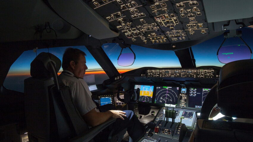 Presidente di Emirates Airline: l’intelligenza artificiale potrebbe presto co-pilotare gli aerei
