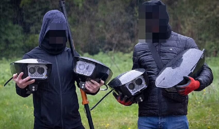 Londra: membro dei Blade Runner, danneggia le telecamere ULEZ in un atto di protesta
