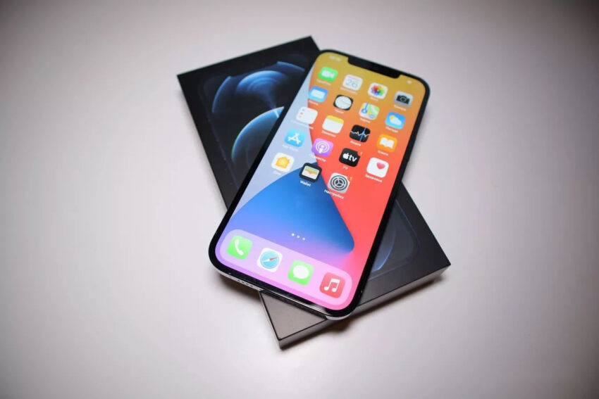 Vietata la vendita di iPhone 12 di Apple in Francia, a causa del rilascio di onde elettromagnetiche oltre i limiti consentiti