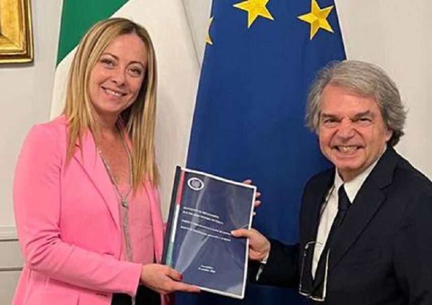 Giorgia Meloni: L’Italia Rispetta i Parametri Europei sul Salario Minimo Adeguato