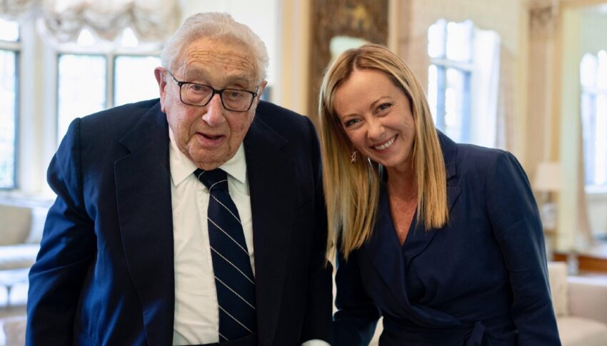 Muore a 100 anni Henry Kissinger, ex segretario di stato americano: Il suo ultimo impegno con Giorgia Meloni