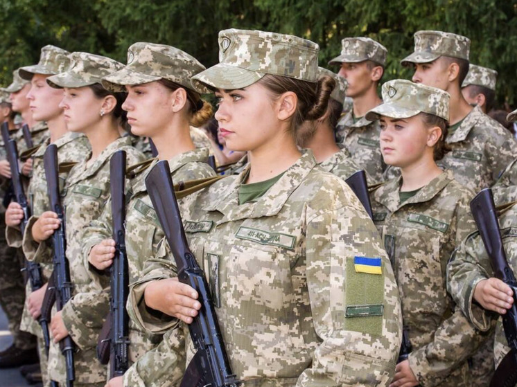 “Gli ucraini nascondono le figlie in preda al panico”: la mobilitazione totale è arrivata anche per le ragazze