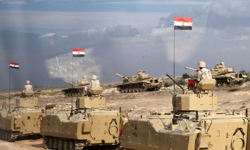 L’Egitto schiera carri armati e mette in guardia Israele dalle operazioni di terra a Rafah