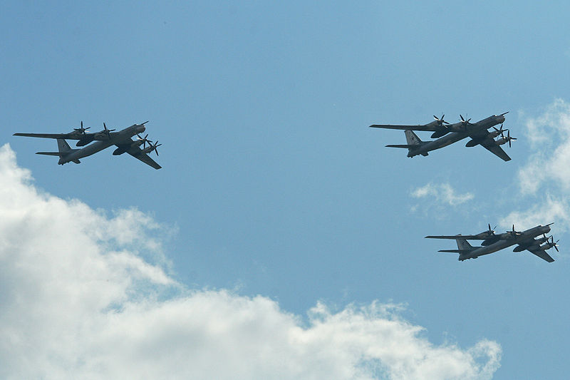 La Russia attacca l’Ucraina con 14 bombardieri. La Polonia fa decollare gli aerei da combattimento per proteggere lo spazio aereo polacco