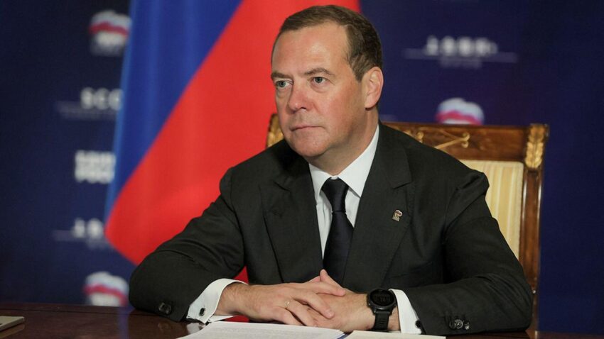 Medvedev: “La Germania si sta preparando alla guerra con la Russia”