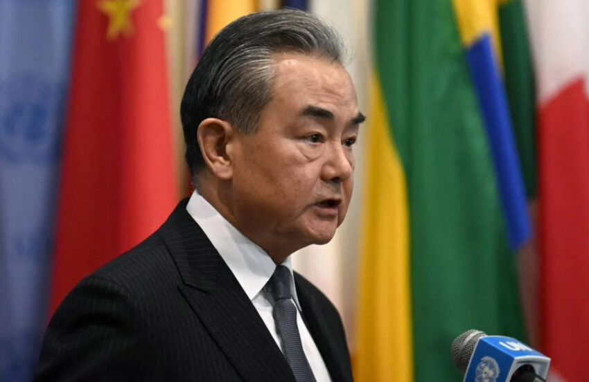 Ministri degli Esteri Cinese elogia la moderazione dell’Iran e condanna l’attacco all’ambasciata in Siria.