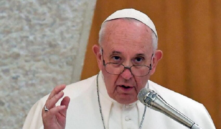 Papa Francesco basta omosessuali nei seminari: “C’è già troppa frociaggine”