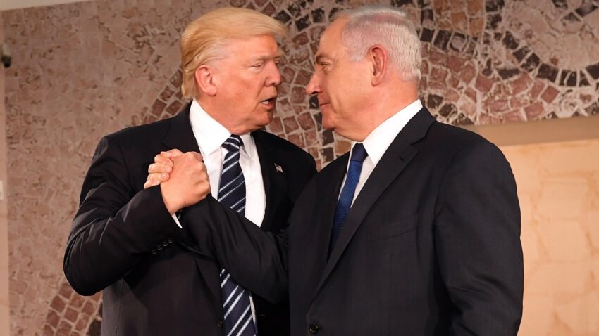 Trump: “Biden ha abbandonato Israele. Se qualche ebreo votasse per Joe Biden dovrebbe vergognarsi di se stesso”.