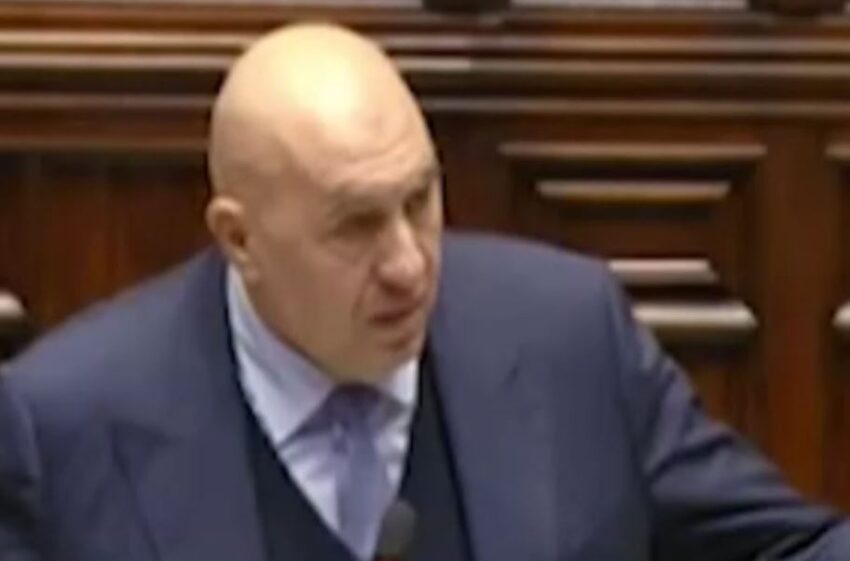 Ministro Crosetto: “Attacco americano è stato fatto fuori dalle regole del diritto internazionale”