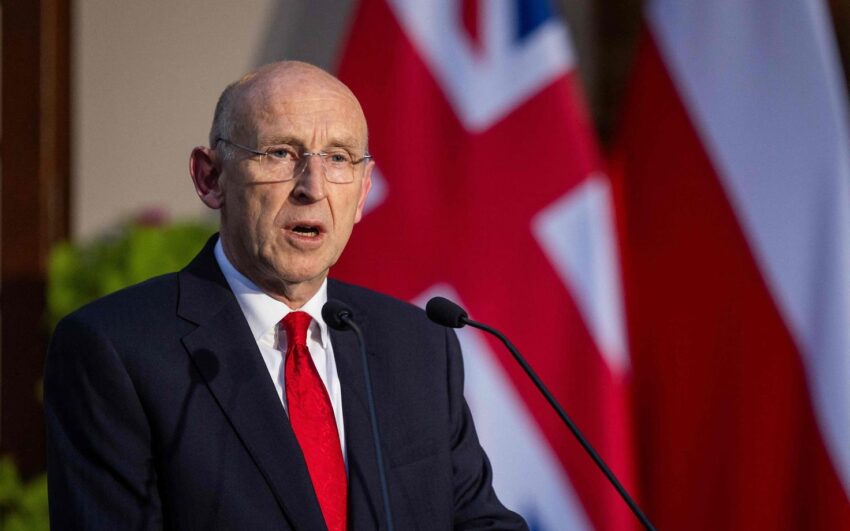 John Healey: attacco con drone a Cipro, non è stato lanciato dall’Iran, possibile provocazione per far entrare la GB in guerra contro l’Iran
