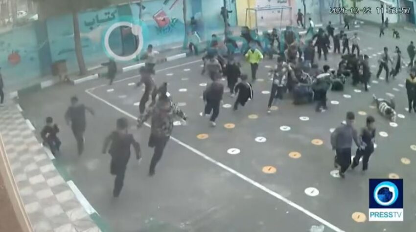 USA e Israele colpiscono un’altra scuola in Iran: un bambino resta ucciso nell’attacco.