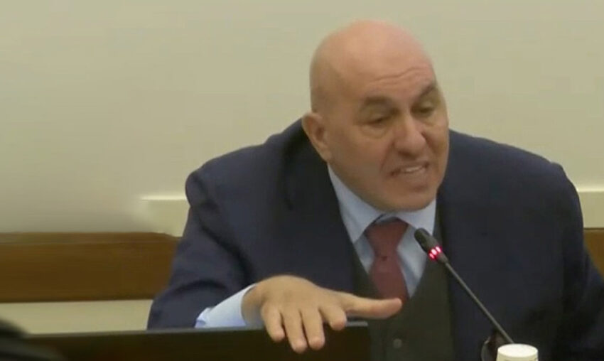 Ministro della difesa Crosetto: “Ero a Dubai perché avevo deciso di concedermi un periodo di ferie”