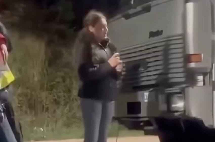 Rende, l’appello commosso di Rosa, una bambina di 12 anni, al presidio degli agricoltori.